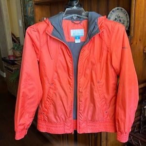 Women’s Columbia  Lightweight jacket. Color salmon